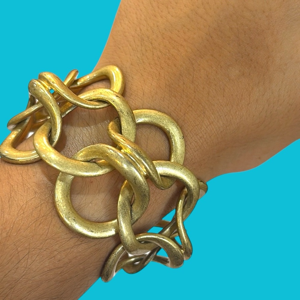 STELLA &‎ DOT  BRUSHED GOLD CIRCLES  METAL BRACELET
